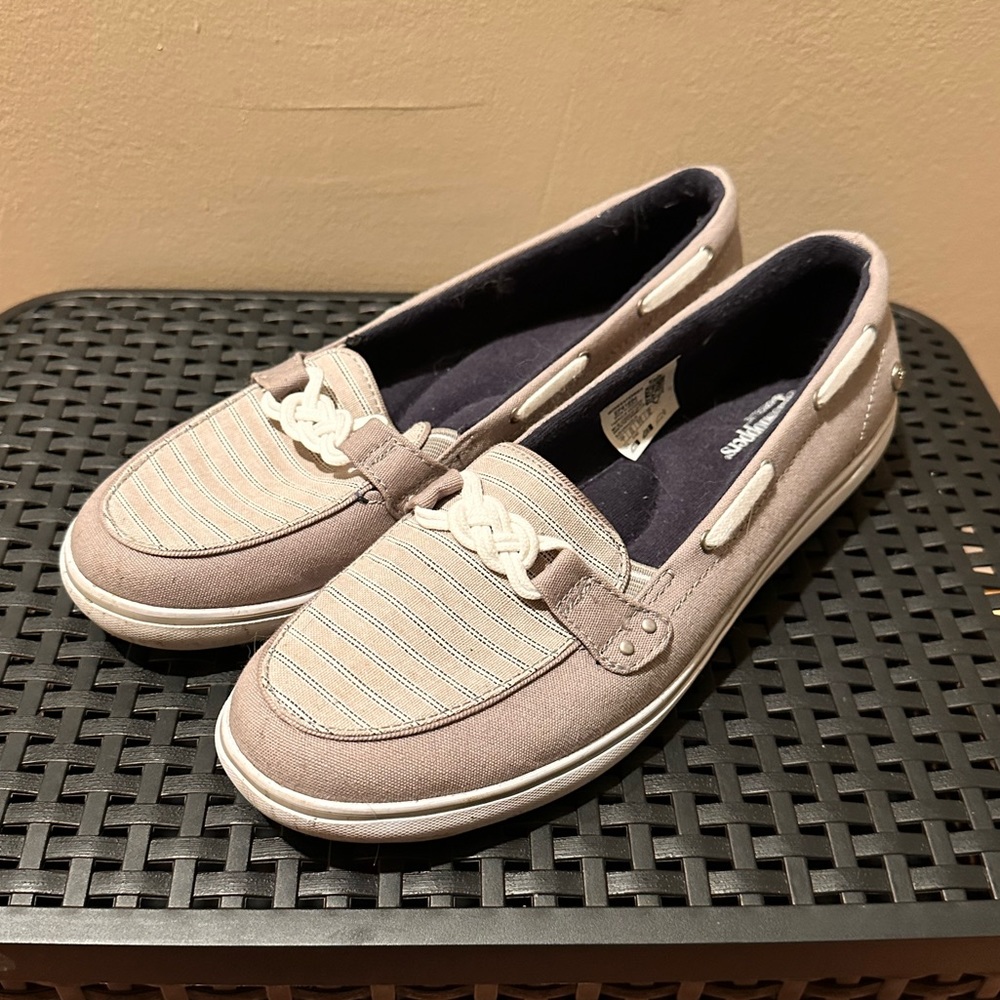Grasshoppers Flats! Memory Foam ! Size 7